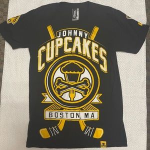 Johnny Cupcakes Mens Small Boston Bruins Shirt 2011
